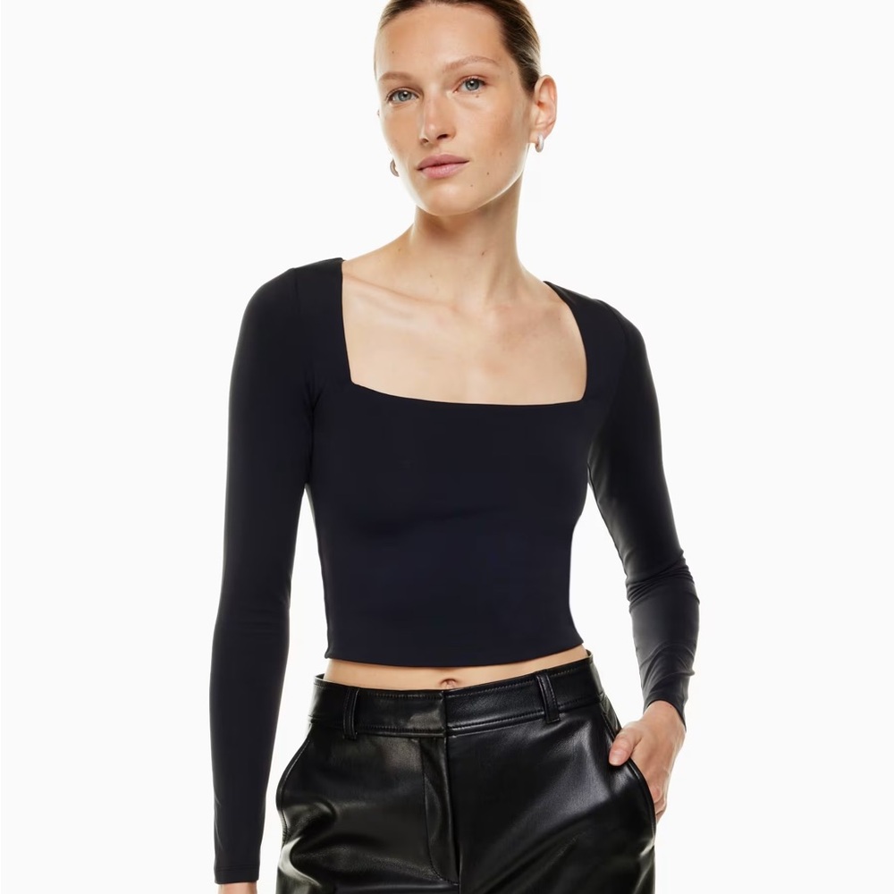 Aritiza Babaton Contour Squareneck Long Sleeve in Maroon